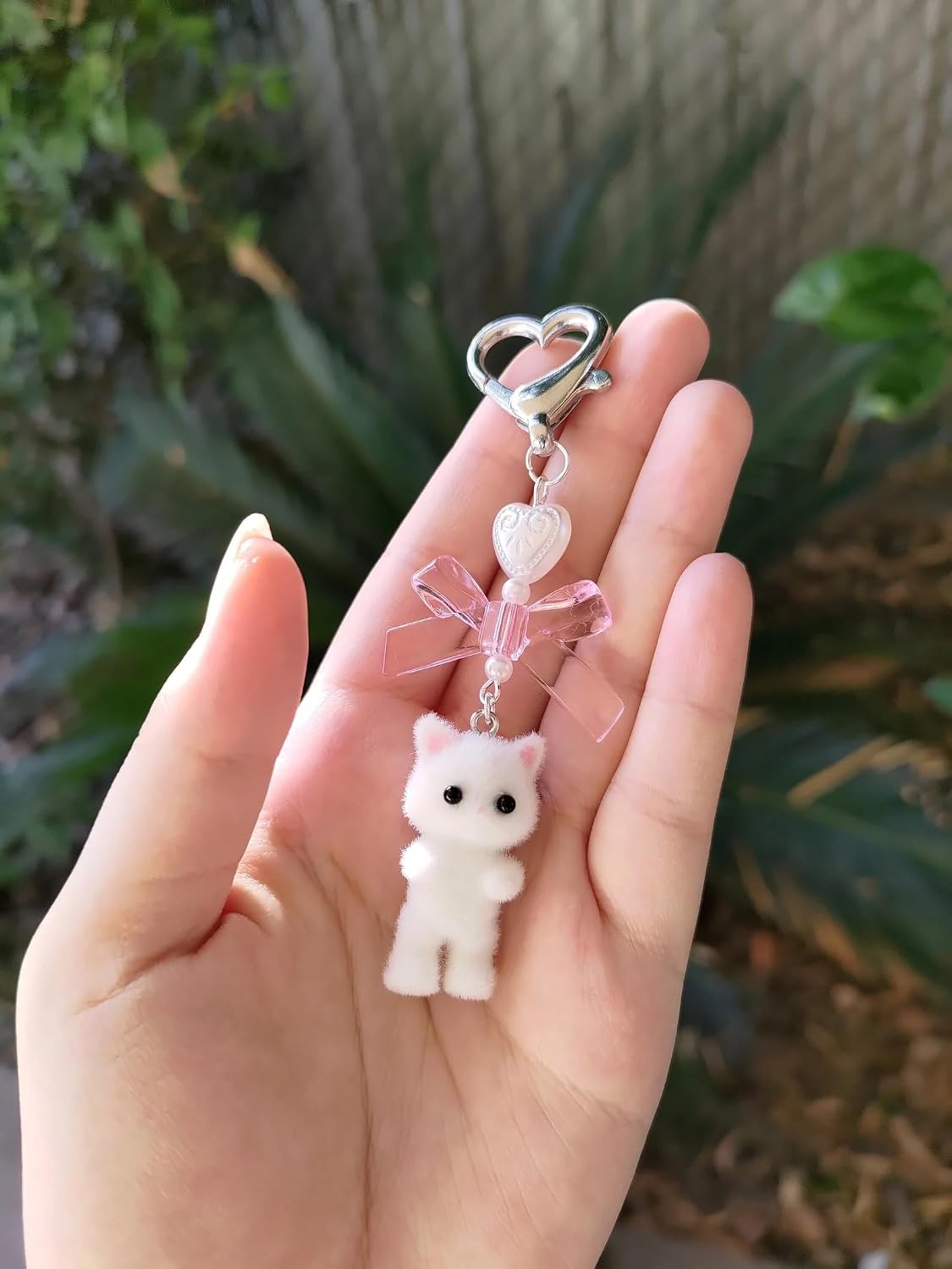 Agromusk Cute Kitty Keychain, Fuzzy Cat Decor Gifts, Y2K Heart Bow Pendent Women Girls Kawaii Cat Bag Charm
