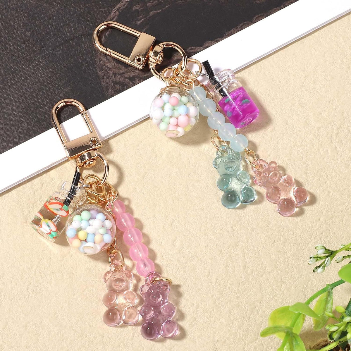 Mikovivi 2pcs Cute Bear Keychain, Resin Macarons Bear Charms Key Chain